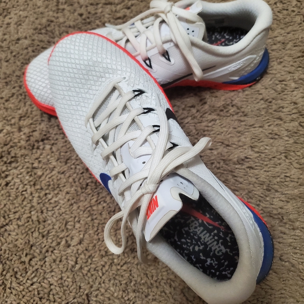 Nike Tennis Shoes